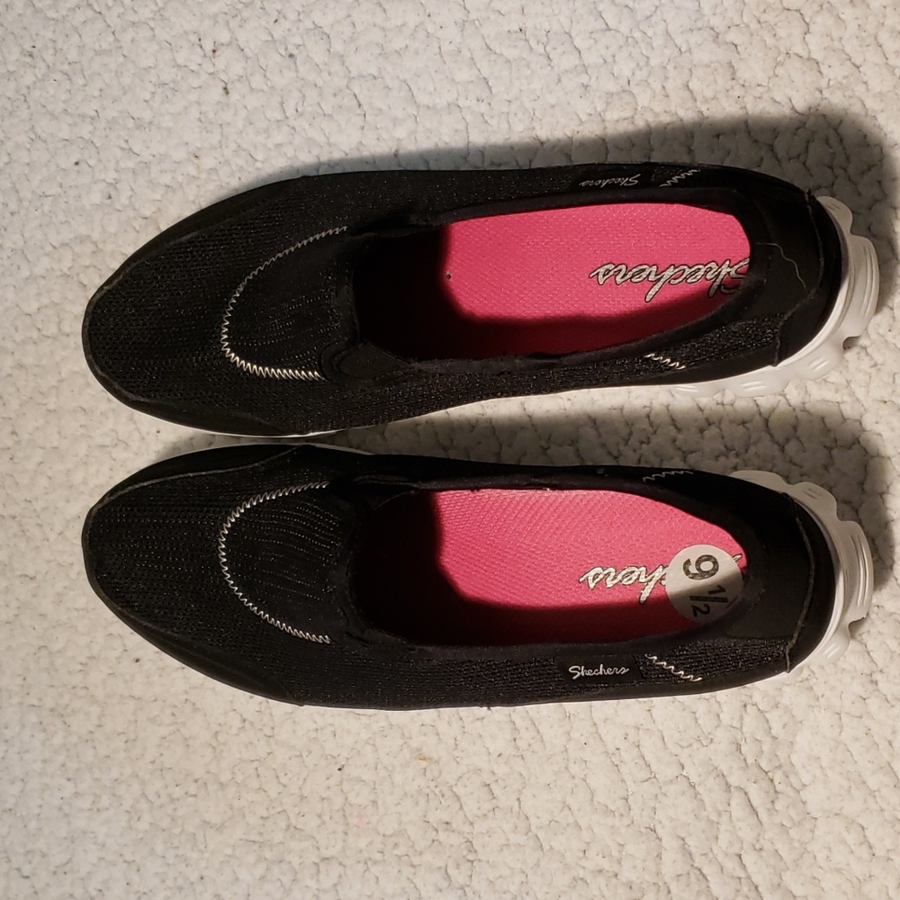 NWOT Skechers EZ Flex Encounter Shoes